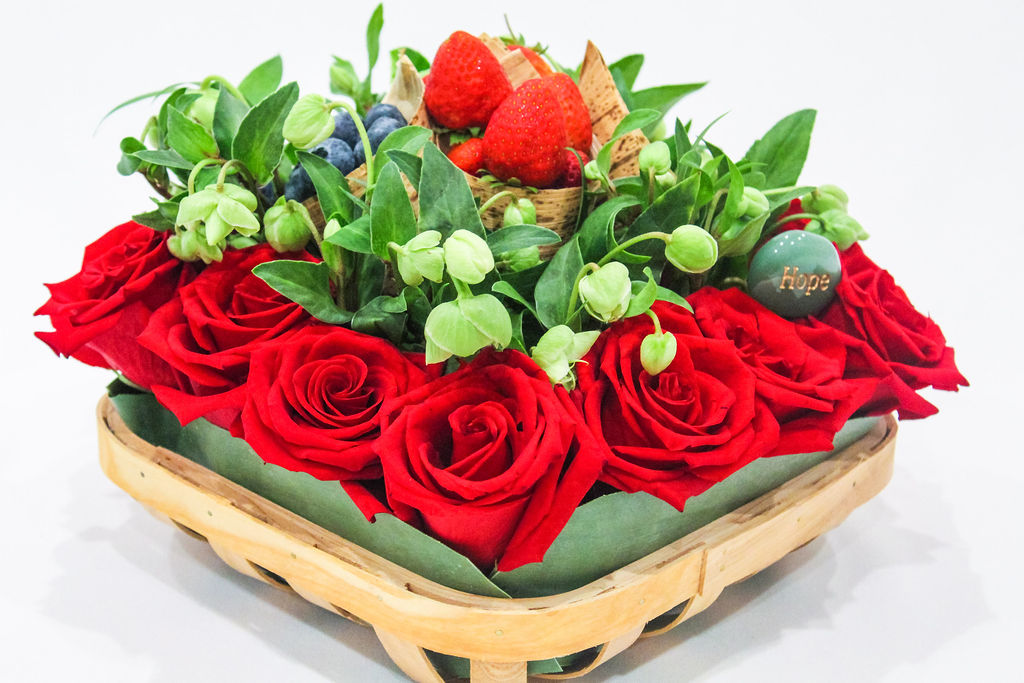 Roses ‘n’ Berries MA Floral